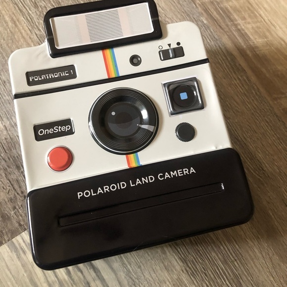 Polaroid, 500-Piece World Traveler Puzzle in 3D Tin Container - Picture 6 of 6